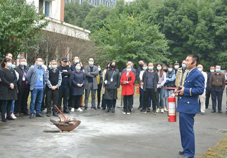 消防安全日丨我校開展以＂共護(hù)平安校園 珍愛生命 預(yù)防第一＂為主題的消防安全知識(shí)培訓(xùn)與應(yīng)急演練